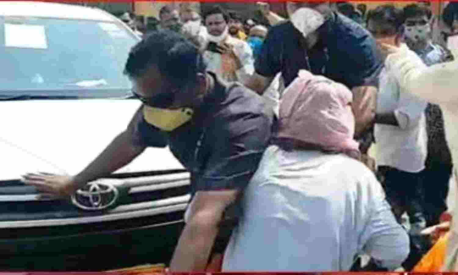 मुख्यमंत्री शिवराज की कार के सामने लेटी युवती, ये है मामला ...