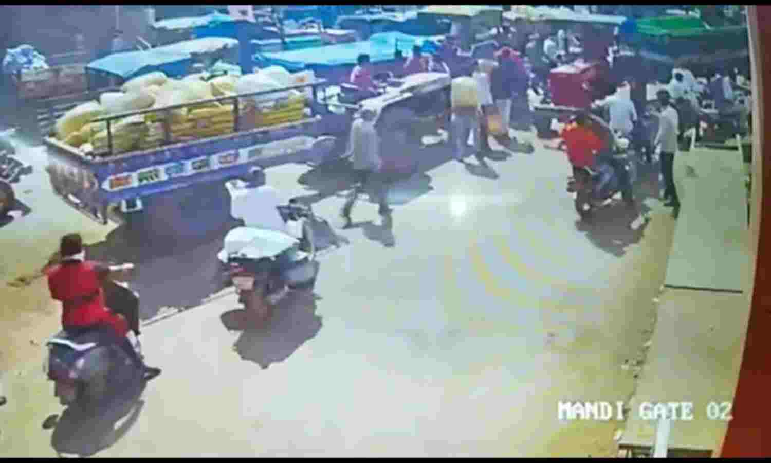 मंडी में दिनदहाड़े 20 लाख की लूट