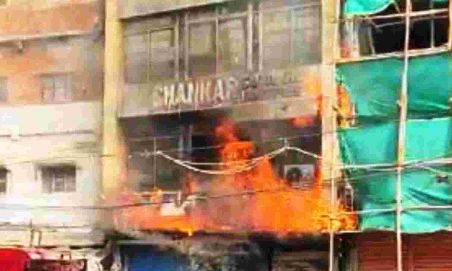 सोया तेल मिल में लगी आग, 150 से ज्यादा लोगों को रेस्क्यू कर बचाया