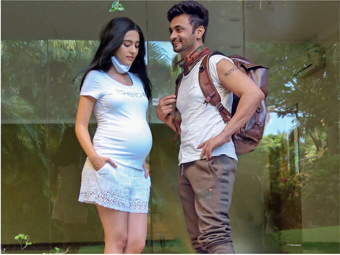 शादी के चार साल बाद मां बनने वाली हैं अमृता राव, सामने आई बेबी बंप वाली तस्वीर