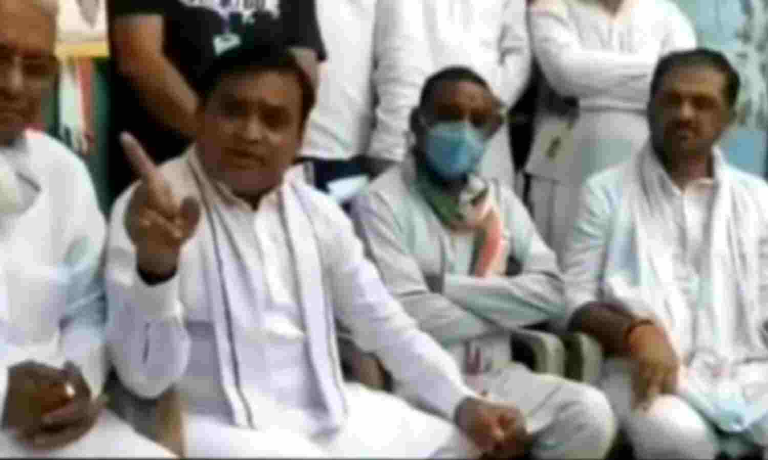 पूर्व मंत्री लाखन सिंह ने नरोत्तम मिश्रा के सामने सीएम को बताया बौना