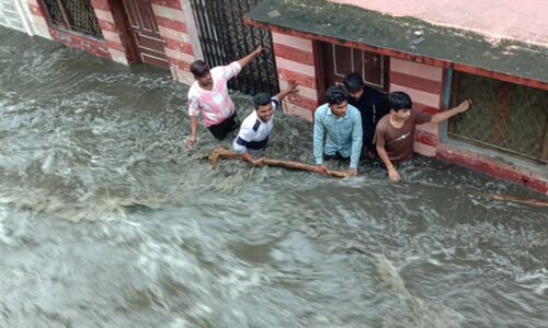 तेलंगाना में भारी बारिश से दो घर ध्वस्त, 9 की मौत, जनजीवन अस्त व्यस्त