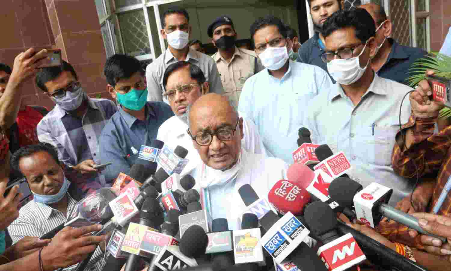 मैं शिवराज नहीं, जो आपके घर तक पहुंच जाऊं मैं तो आपसे दूर रहता हूं