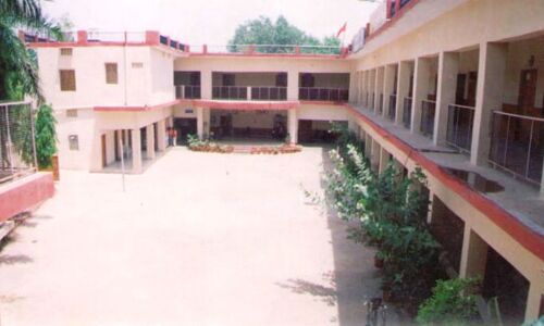 विद्यालय संचालक को महिला लेखाधिकारी ने लगाई 44 लाख की चपत