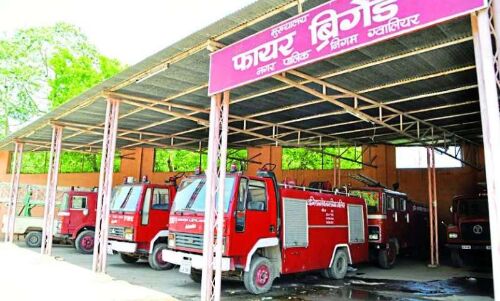 व्यापार के लिए परिवार की जिंदगी लगा रहे दांव पर, 15 दुकानों को दमकल देगा नोटिस