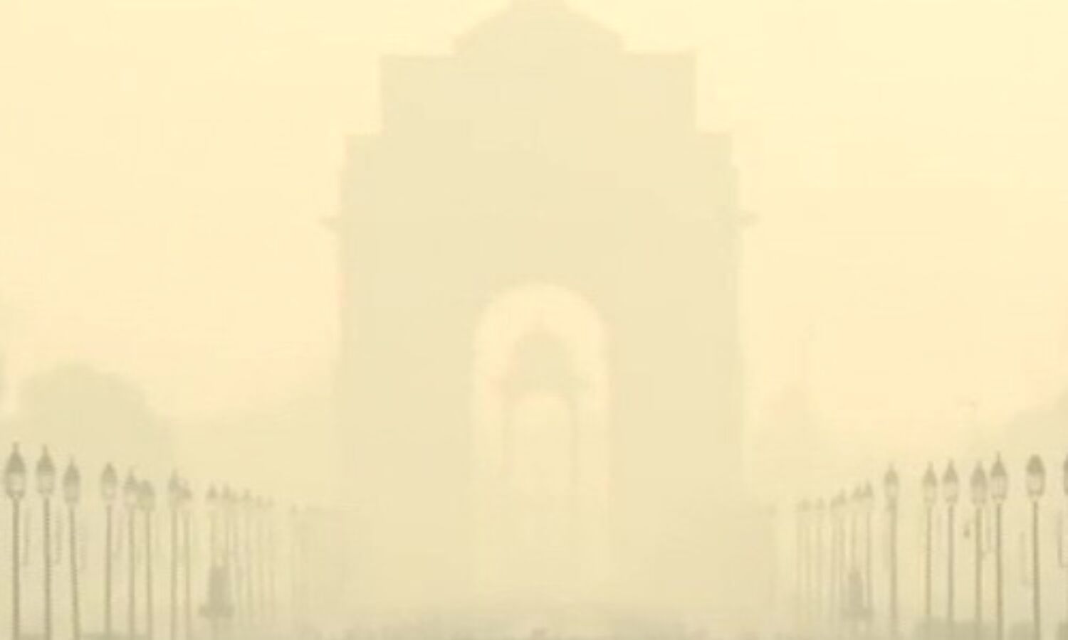 दिल्ली-एनसीआर : आज फिर धुंध की चादर में लिपटी दिखी राजधानी