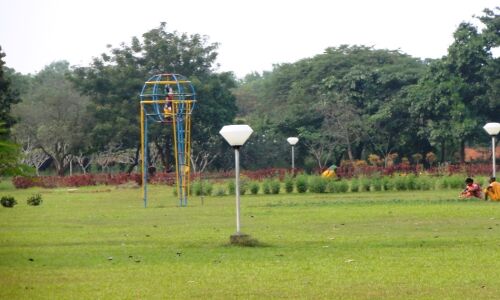 वीरान पड़े उद्यानों को सैलानियों का इंतजार, आज जारी होंगे आदेश