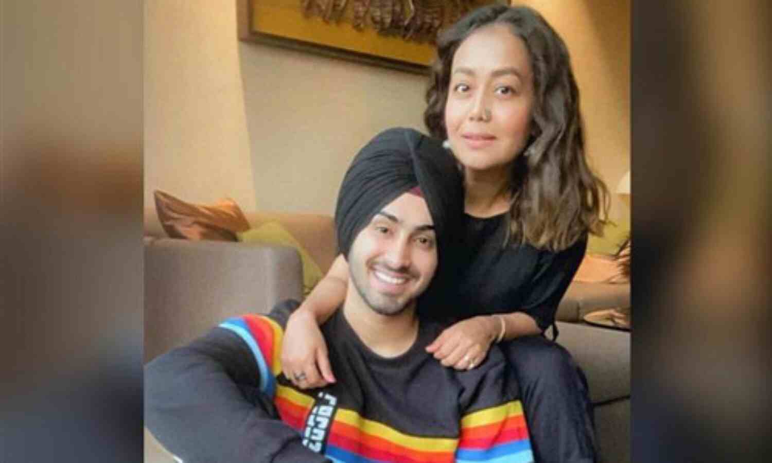 नेहा और रोहनप्रीत सिंह का सामने आया वेडिंग कार्ड, देखें फोटो