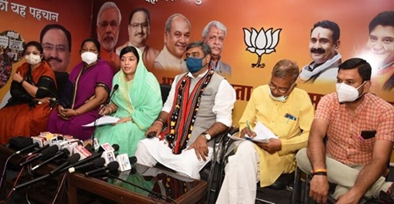 महिलाओं का अपमान करना कांग्रेस की संस्कृति,जनता मत से देगी जवाब : रीति पाठक महिलाओं का अपमान करना कांग्रेस की संस्कृति,जनता मत से देगी जवाब : रीति पाठक