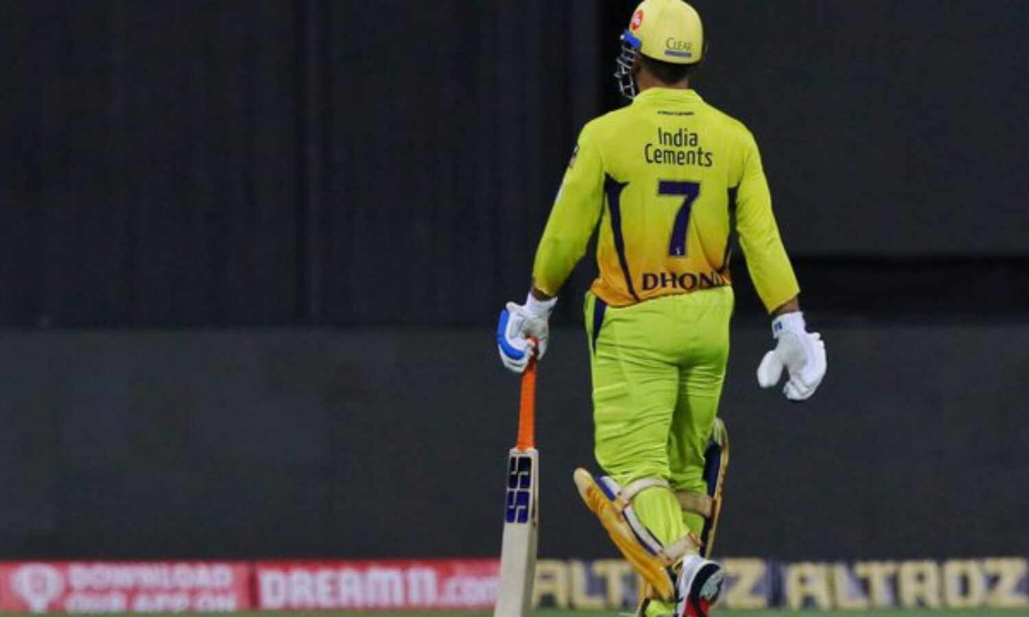 टीम की समस्याओं को सुलझाने की कोशिश कर रहे हैं : धोनी