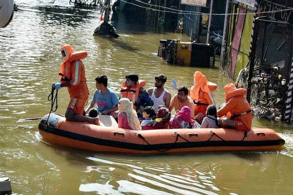 हैदराबाद : तेलंगाना में बाढ़ से मरने वालों की संख्या बढ़कर 70 हुई