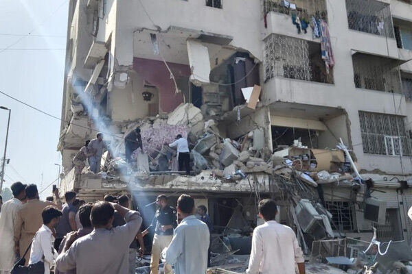 पाक में कराची यूनिवर्सिटी के पास बड़ा धमाका, 3 की मौत, 15 से अधिक घायल