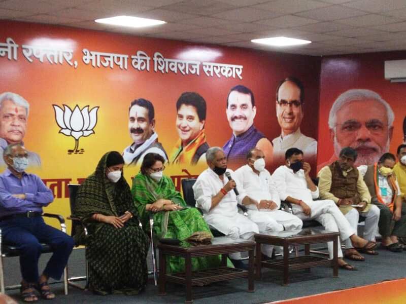 लोकतंत्र को कोरोना से बचाने के लिए जरूर करें मतदान : प्रभात झा