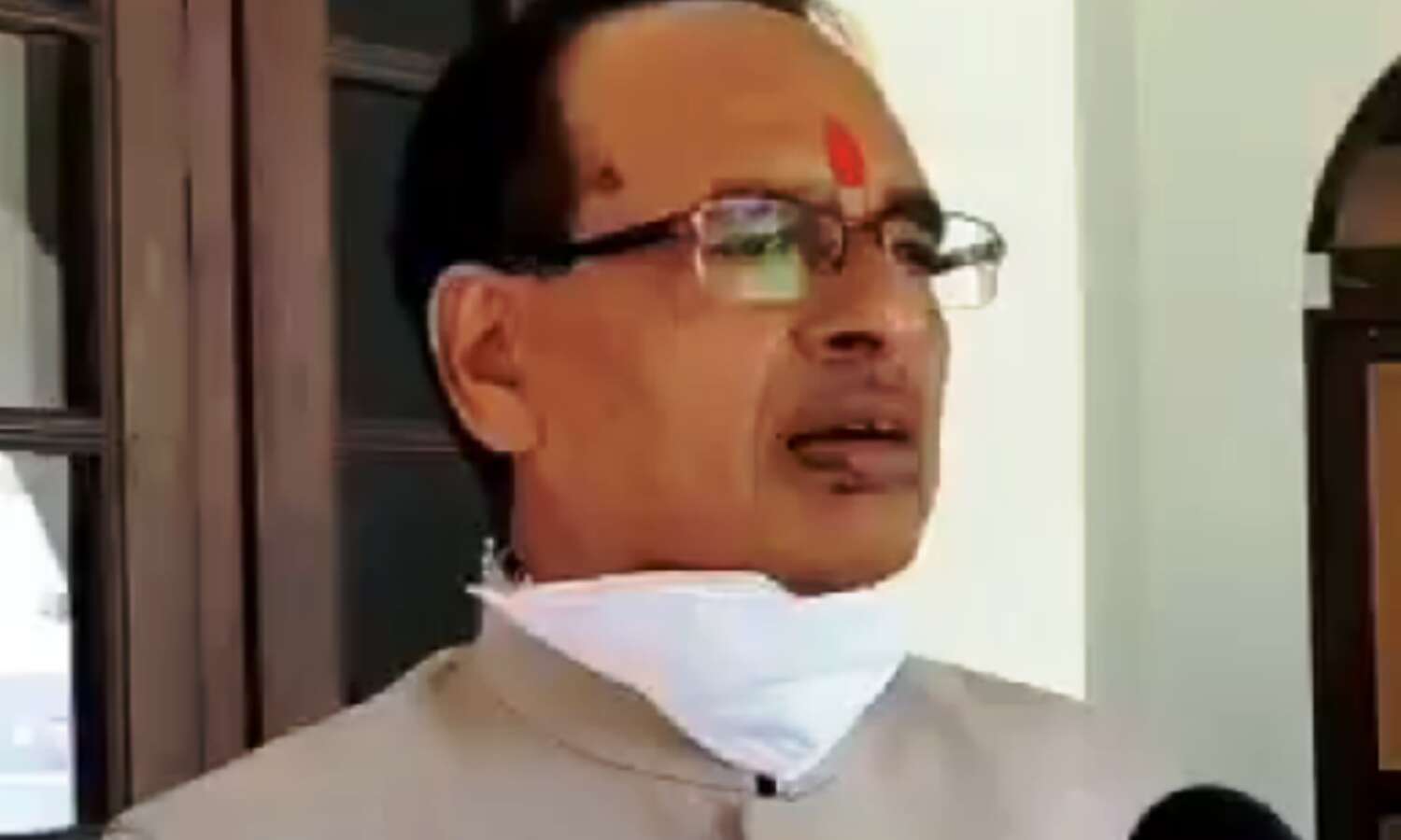 दिग्विजय, कमलनाथ संभावित हार से डर कर अधिकारी-कर्मचारियों को धमका रहे है :मुख़्यमंत्री