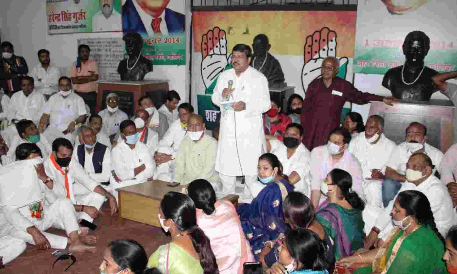 प्रदेश प्रभारी वासनिक ने कहा - मेरे जीवित रहते ज्योतिरादित्य सिंधिया की कांग्रेस में कभी वापसी नहीं होगी प्रदेश प्रभारी वासनिक ने कहा - मेरे जीवित रहते ज्योतिरादित्य सिंधिया की कांग्रेस में कभी वापसी नहीं होगी