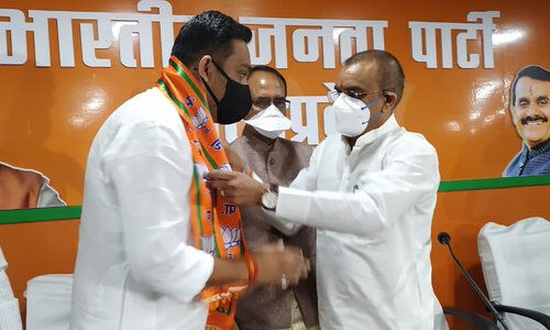 मप्र में उपचुनाव के बीच कांग्रेस को एक और बड़ा झटका, विधायक राहुल लोधी भाजपा में शामिल