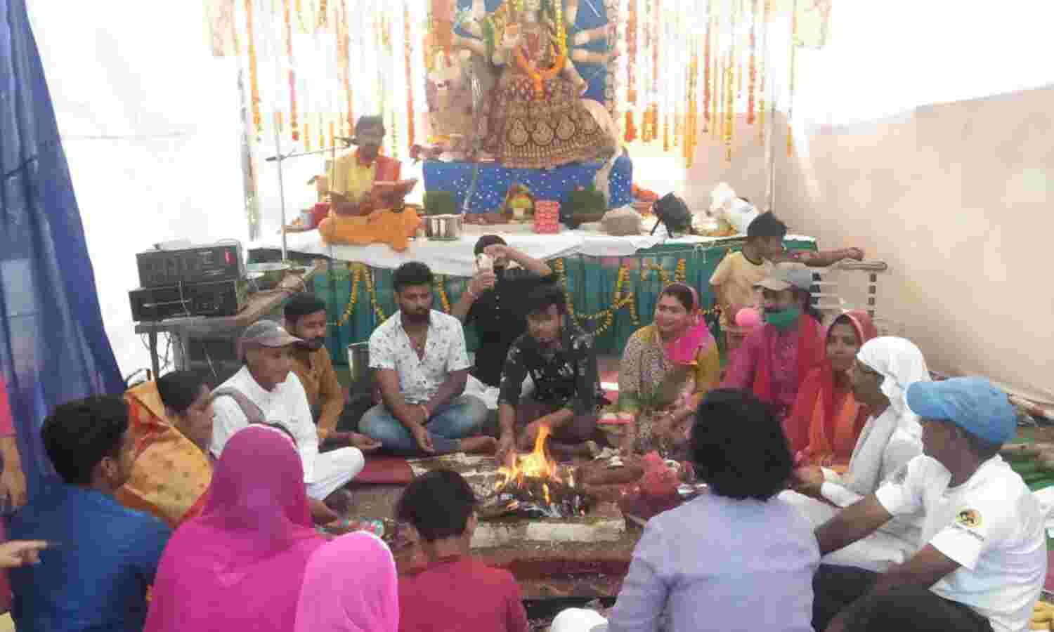 जयकारों के साथ हुआ प्रतिमाओं का विसर्जन जयकारों के साथ हुआ प्रतिमाओं का विसर्जन