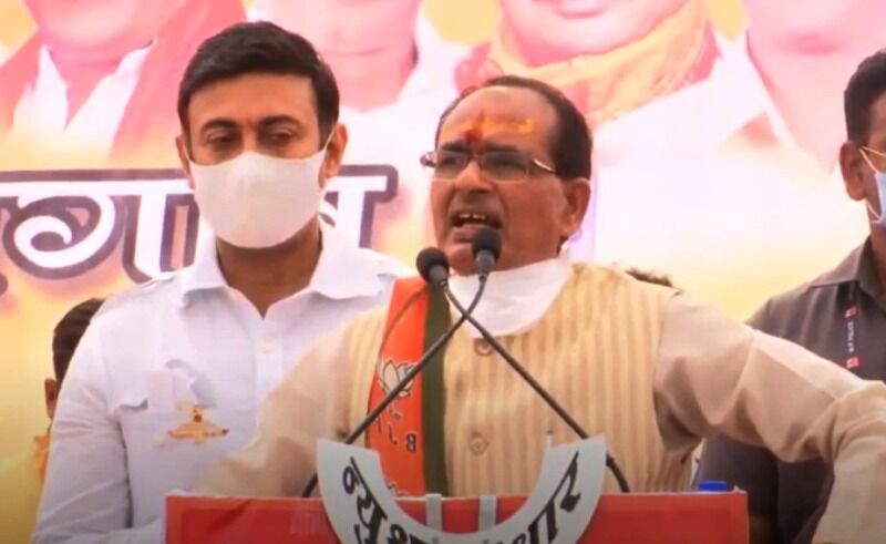 वो करें तो मैनेजमेंट और हमारे पास मन से आ जाएं तो खरीद-फरोख्त : मुख्यमंत्री