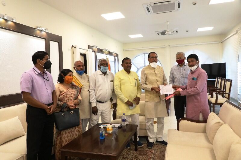 जनजाति सुरक्षा मंच के प्रतिनिधि मंडल ने सीएम शिवराज से की मुलाकात