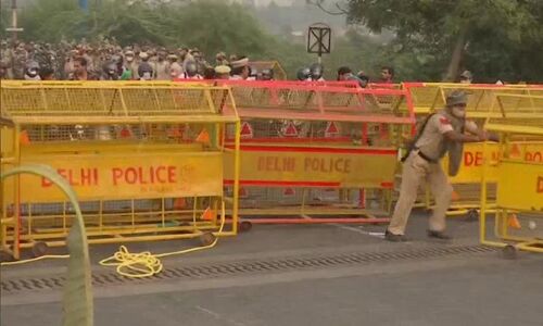 व्यवसायी अमन बैंसला को इंसाफ दिलाने के लिए सड़कों पर उतरे सैकड़ों लोग व्यवसायी अमन बैंसला को इंसाफ दिलाने के लिए सड़कों पर उतरे सैकड़ों लोग