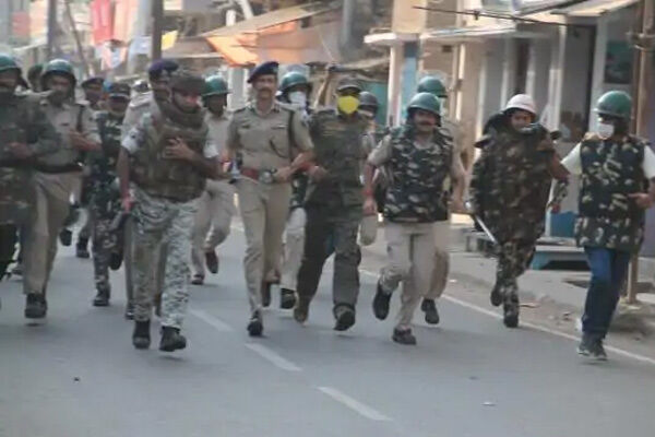 डीआईजी ने संभाली मुंगेर की कमान, शहर में निकला फ्लैग मार्च