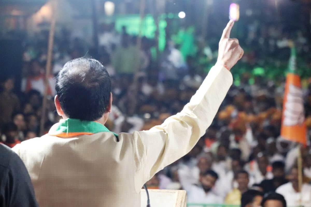 कांग्रेस के नेता केवल वोट मांगने आते हैं, चुनाव जीतने के बाद इनका पता ही नहीं चलता : शिवराज