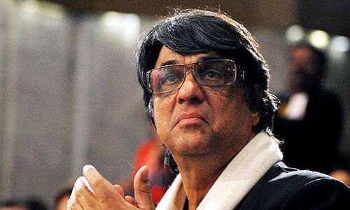 महिलाएं पुरुषों के बराबर नहीं, उन्हें घर में रहना चाहिए : मुकेश खन्ना