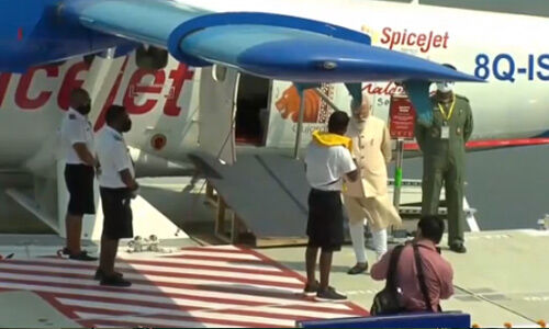 प्रधानमंत्री को बिठाकर पहले नर्मदा में तैरा, फिर हवा में उड़ गया सीप्‍लेन