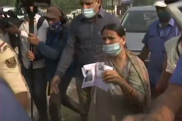 पूर्व मुख्‍यमंत्री ने सीएम कैंडिडेट तेजस्‍वी के साथ डाला वोट, बोलीं - बिहार में बह रही बदलाव की गंगा