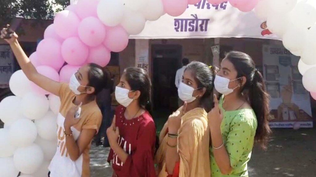 मप्र उपचुनाव : 28 सीटों पर लगभग 66 फीसदी हुआ मतदान मप्र उपचुनाव : 28 सीटों पर लगभग 66 फीसदी हुआ मतदान