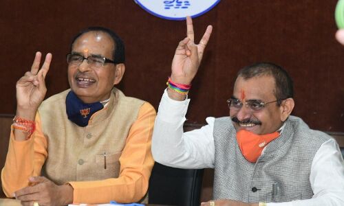 मुख्यमंत्री शिवराज सिंह पहुंचे दीनदयाल परिसर, कंट्रोल रूम से रख रहे उपचुनावों पर नजर