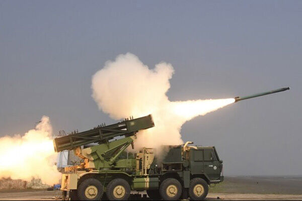 डीआरडीओ ने पिनाका रॉकेट सिस्टम के नए वर्जन का किया परीक्षण डीआरडीओ ने पिनाका रॉकेट सिस्टम के नए वर्जन का किया परीक्षण