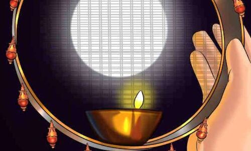 आज मनेगा करवाचौथ का त्यौहार, दुल्हन की तरह सज रही हैं महिलाएं