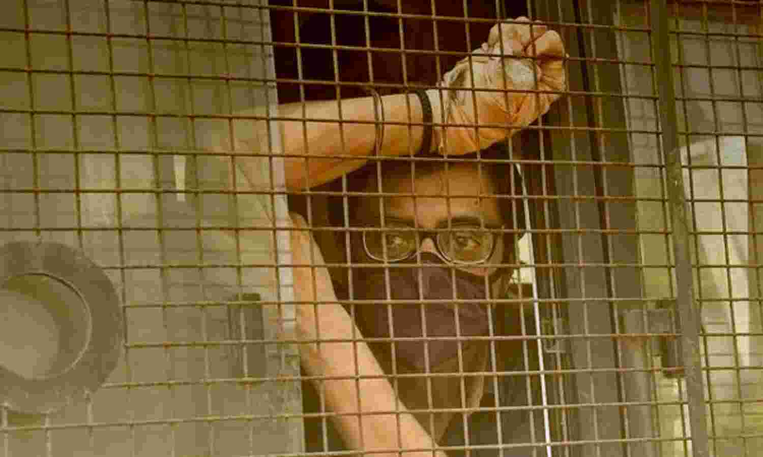 अर्नब गोस्वामी को बॉम्बे हाई कोर्ट से नहीं मिली राहत, कल फिर होगी सुनवाई