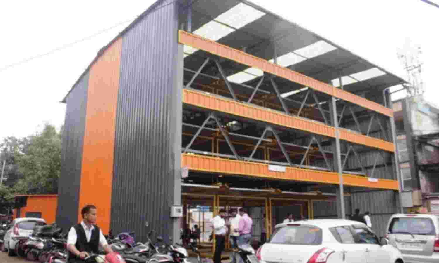 एक साल बाद भी शुरू नहीं हो सकी पजल पार्किंग, सड़कों पर खड़े हो रहे वाहन