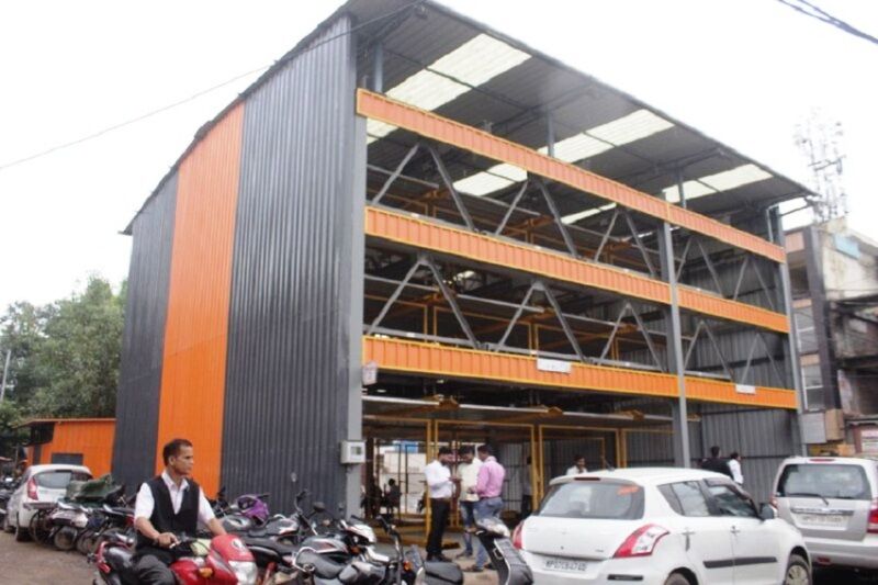 एक साल बाद भी शुरू नहीं हो सकी पजल पार्किंग, सड़कों पर खड़े हो रहे वाहन