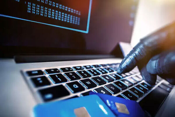 कोरोना संकट के बीच बैंकिंग फ्रॉड की घटना में 159 फीसदी का उछाल कोरोना संकट के बीच बैंकिंग फ्रॉड की घटना में 159 फीसदी का उछाल