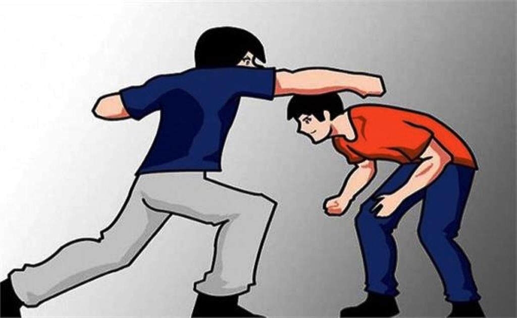 वकील और नगर निगम कर्मी में मारपीट, चेन लूट के प्रयास का मामला दर्ज वकील और नगर निगम कर्मी में मारपीट, चेन लूट के प्रयास का मामला दर्ज