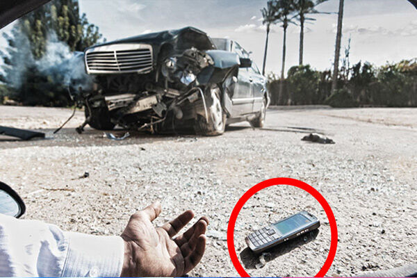 उप्र में 99% पुरुष मोबाइल के चक्कर में हो रहे हादसा