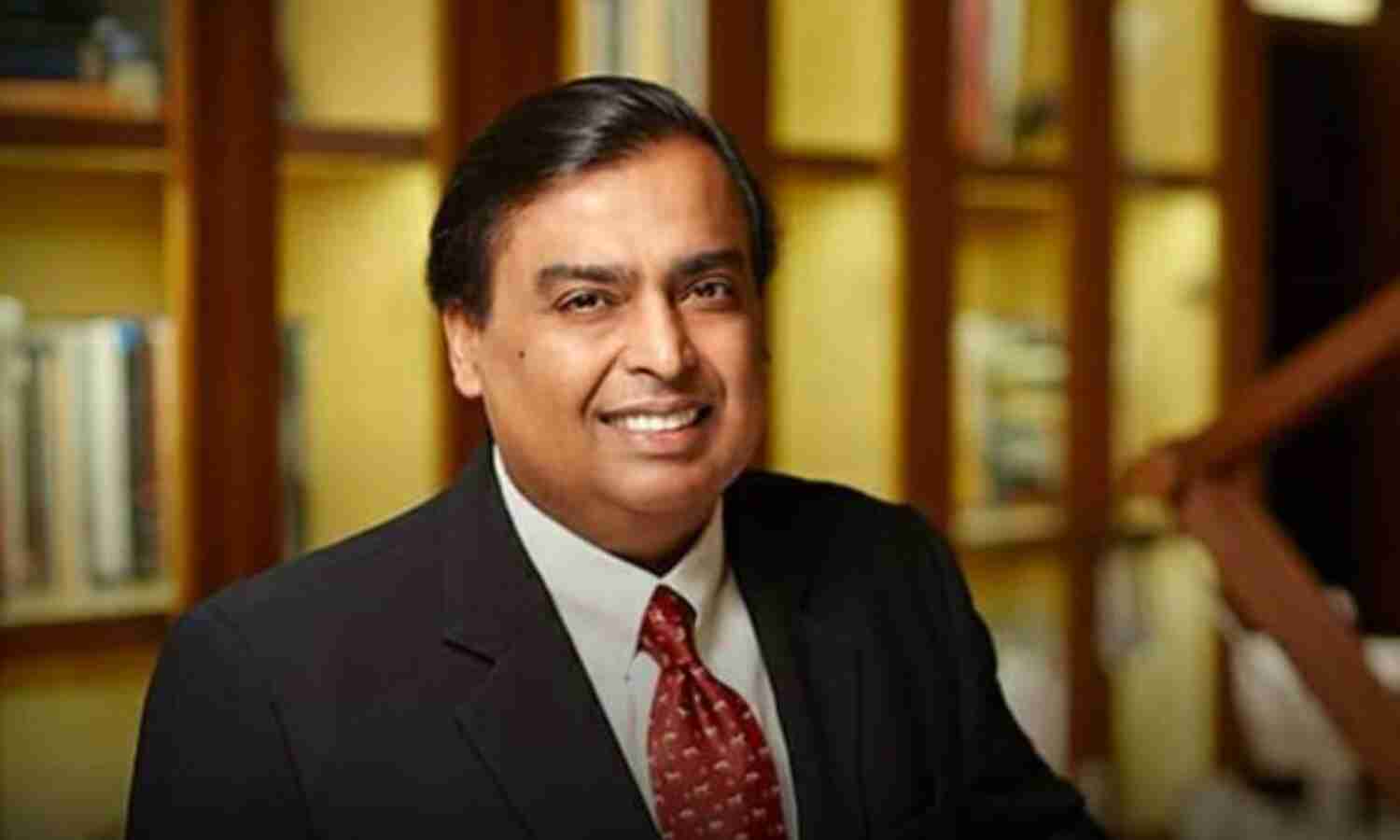 भारत के सबसे बड़े रईस मुकेश अंबानी दो पायदान चढ़कर अब 9वें से 7वें नंबर पर पहुंचे