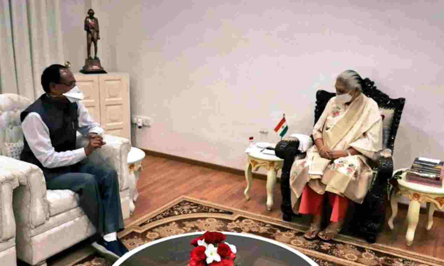 मुख्यमंत्री ने राज्यपाल से की मुलाकात, चुनाव परिणाम से कराया अवगत