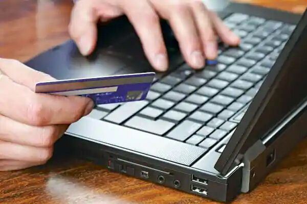 लोन के लिए बैंक में जाएं एप पर नहीं, क्यूँकि आपके साथ भी हो सकती है ठगी