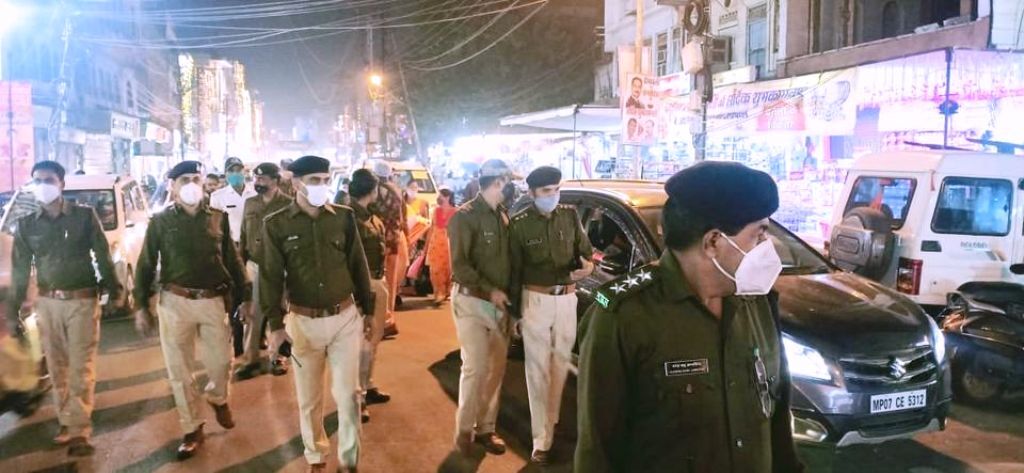 बाड़े पर दोपहर दो बजे से चार पहिया वाहनों को प्रवेश बंद