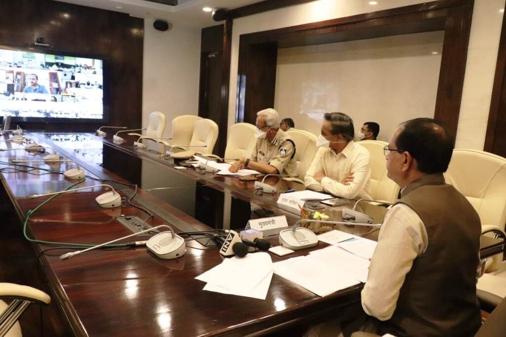 दिवाली पर चीनी पटाखें प्रतिबंधित, स्वदेशी पर रोक नहीं : मुख्यमंत्री