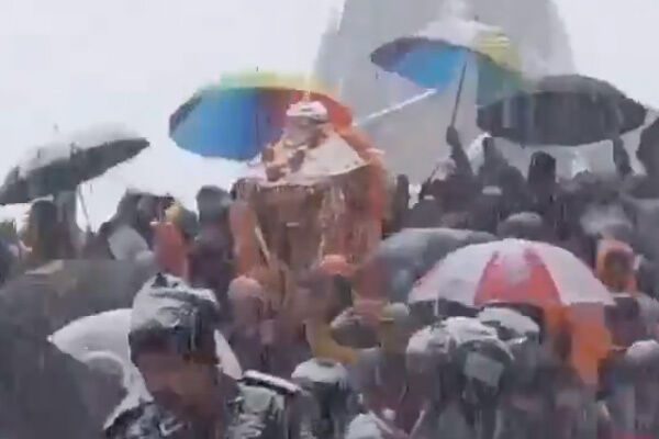 केदारनाथ धाम के कपाट बर्फबारी के बीच शीतकाल के लिए हुए बंद