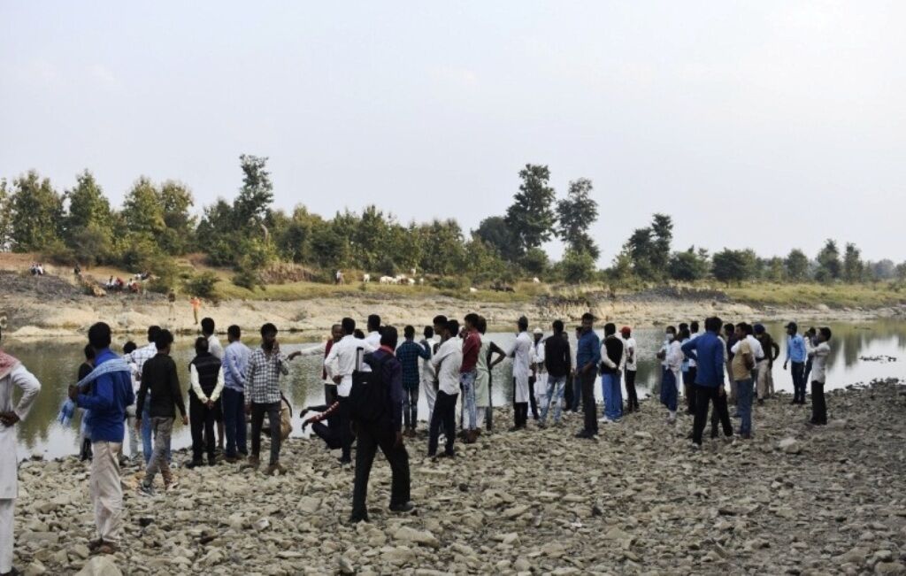 दर्दनाक हादसा :पिकनिक मनाने गए परिवार के पांच सदस्य डूबे, तीन की लाश मिली