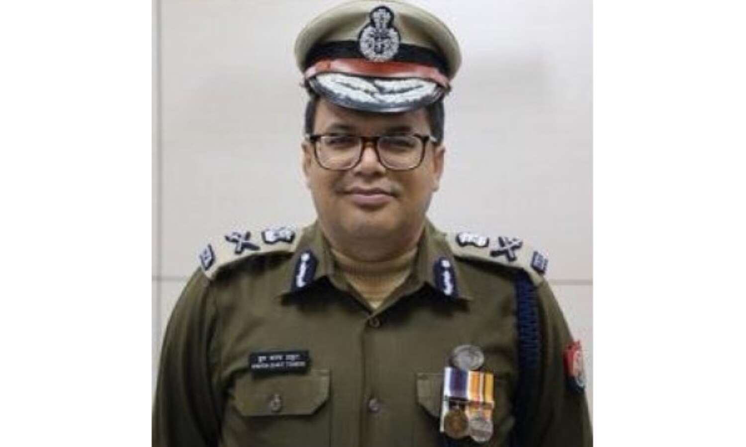 लखनऊ के पुलिस कमिश्नर को योगी सरकार ने क्यों हटाया, जानने के लिए पढ़े पूरी खबर