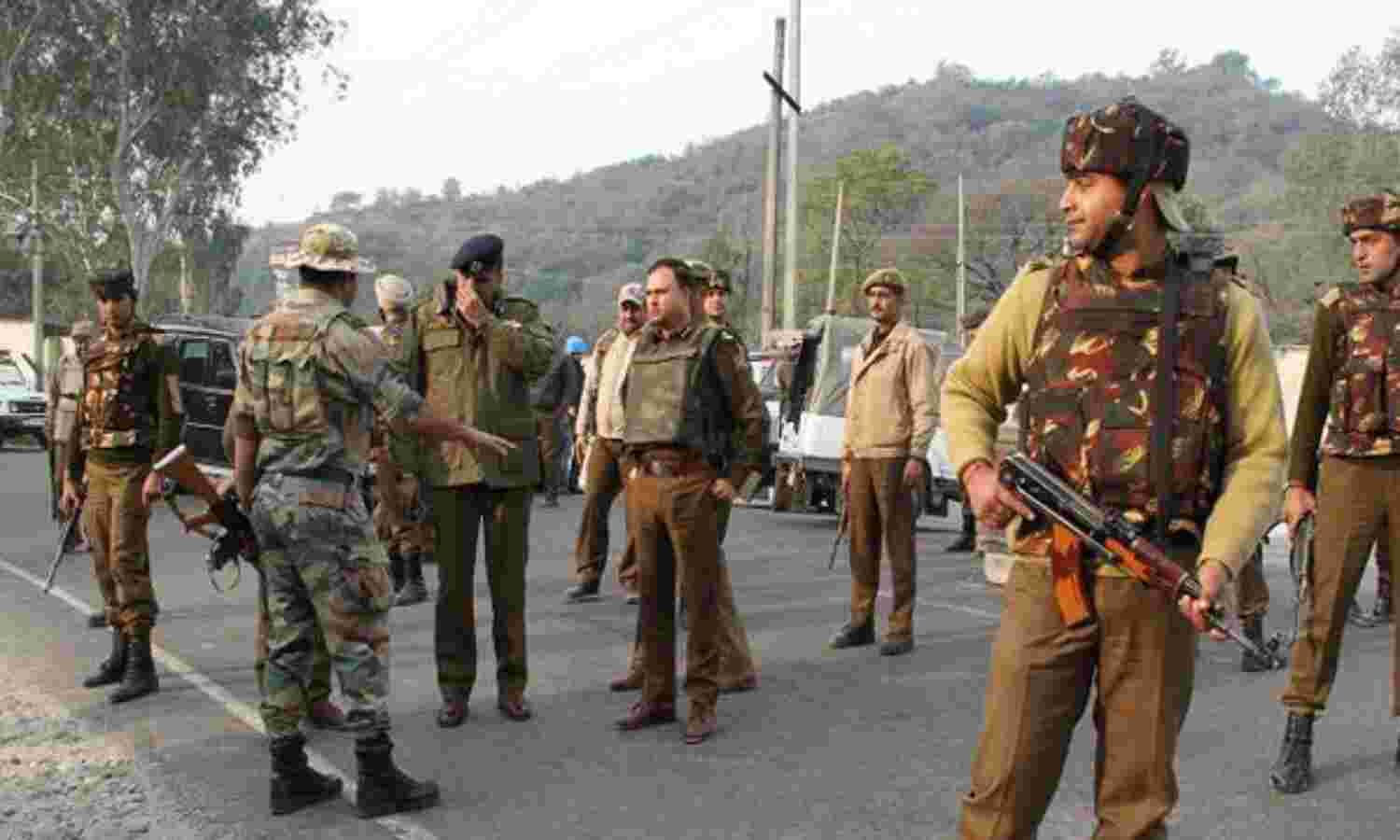 कश्मीर : नरगोटा में सुरक्षा बलों ने मार गिराए 4 आतंकवादी