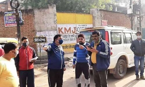 निगमायुक्त माकिन उतरे सड़कों पर, जाम में बाधक गाड़ियों को किया जब्त, लगाया जुर्माना