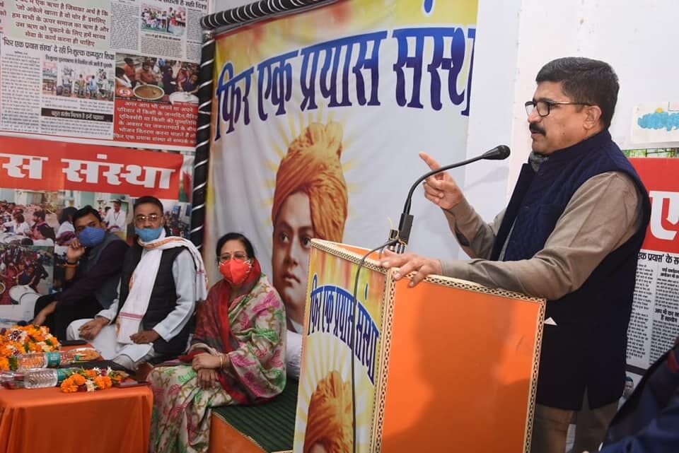 सभी को स्वावलंबी बनाना समाज का काम है: लोकेंद्र पाराशर